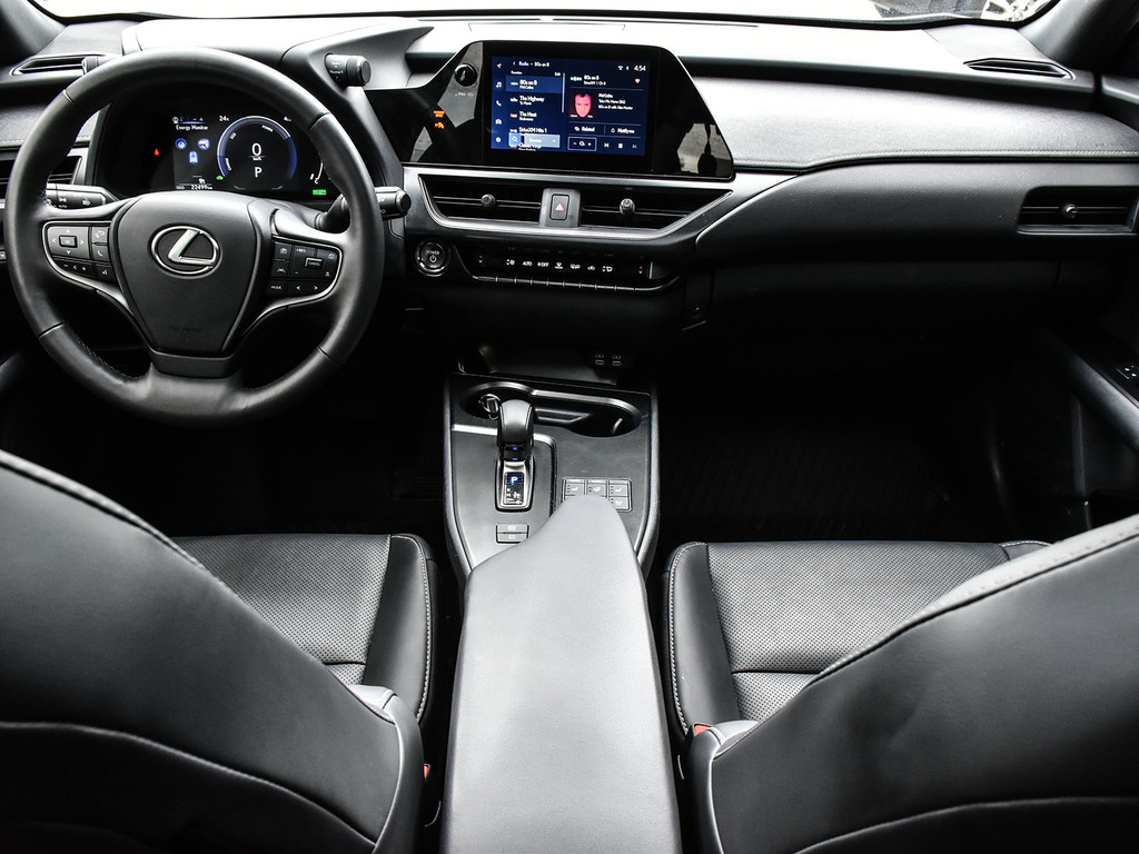 2025 Lexus UX 300h 300h, Toronto, Cash