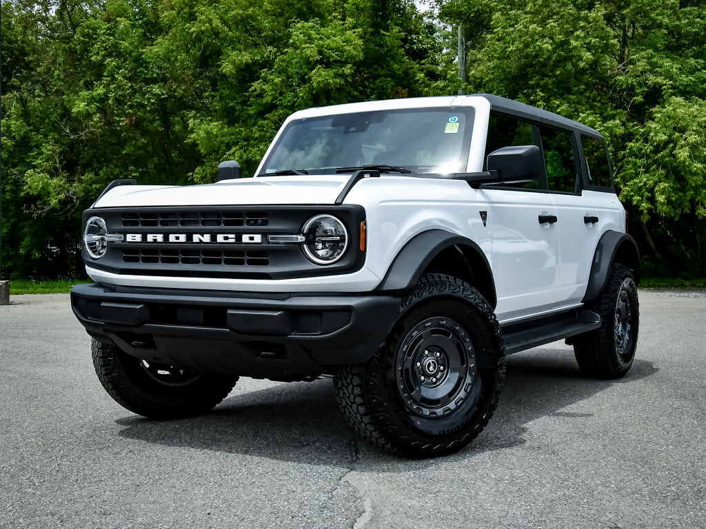 2025 Ford Bronco Base - Small Town Feel Big City Deal