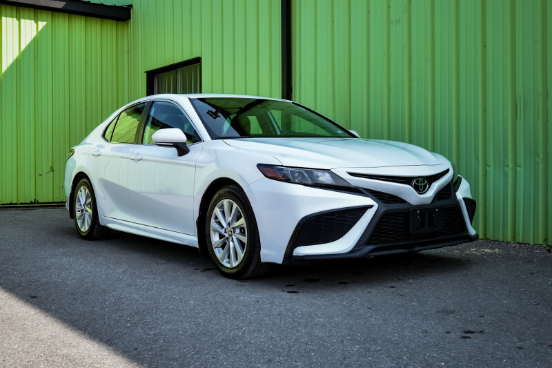 2023 Toyota Camry SE  • HEATED SEATS • CP/AA • REAR CAM