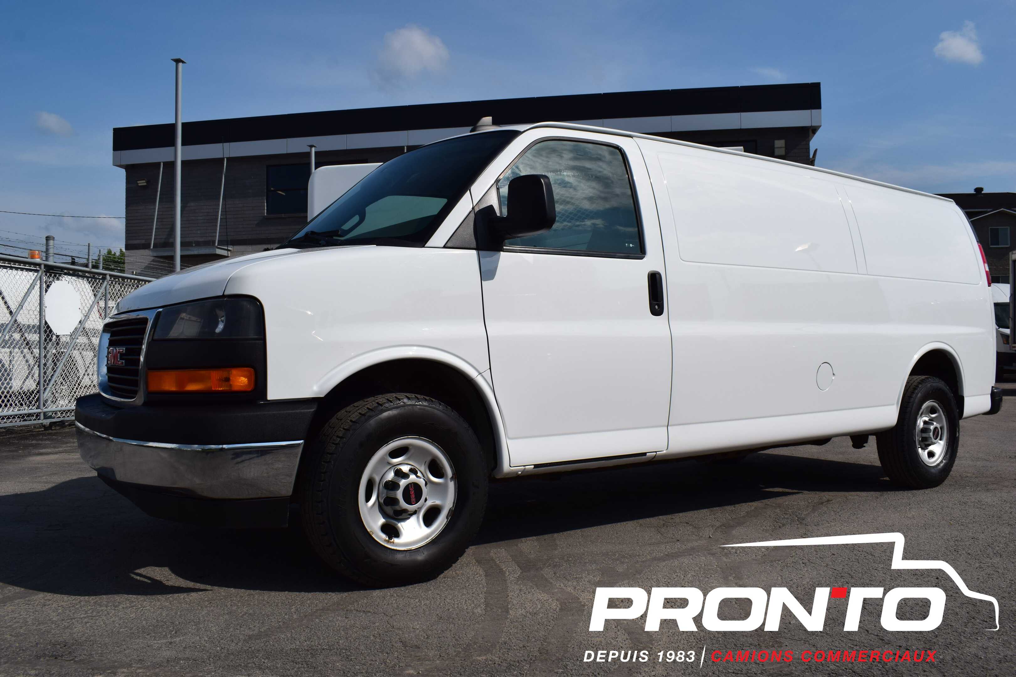2018 GMC Savana Cargo Van 2500 ** Allonger ** V6 4.3L ** Séparateur ** 