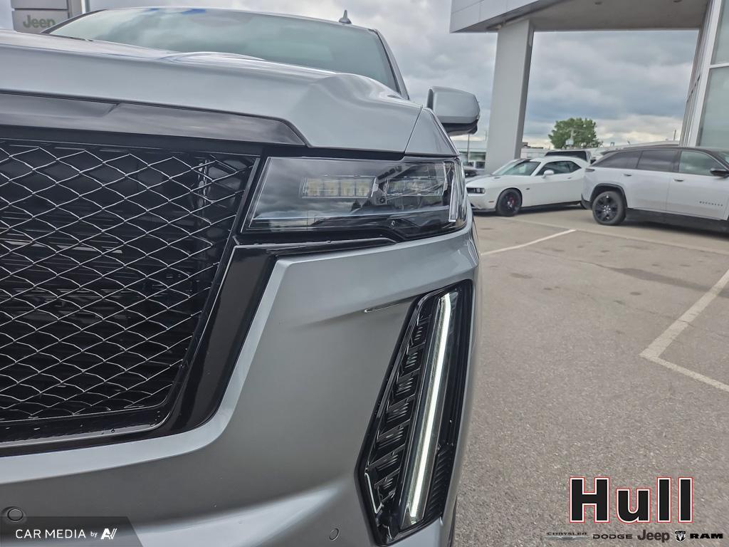 2023 Cadillac Escalade V-Series, Toronto, Cash