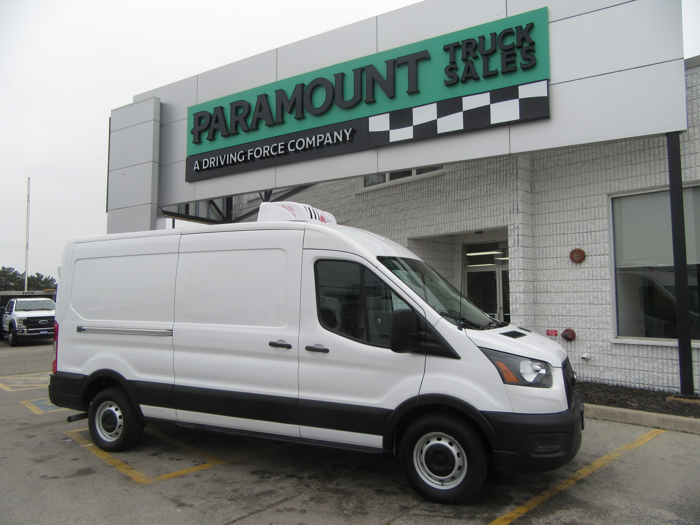 2022 Ford Transit T-250 MID ROOF EXT CARGO VAN /  NEW REEFER SYSTEM