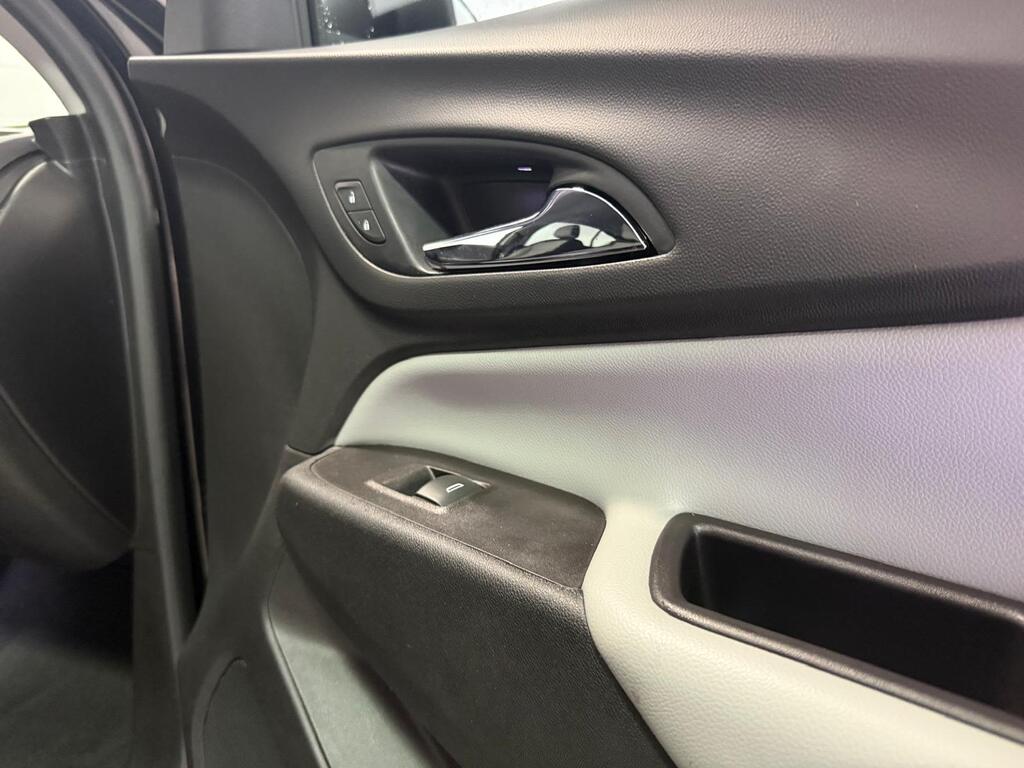 2021 Chevrolet Equinox LS, Vancouver, Cash