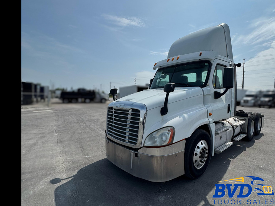 2013 Freightliner Cascadia 