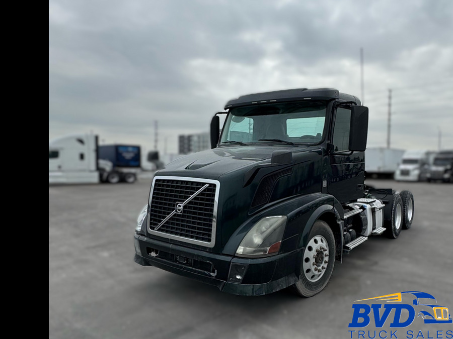 2015 Volvo VNL Day Cab 