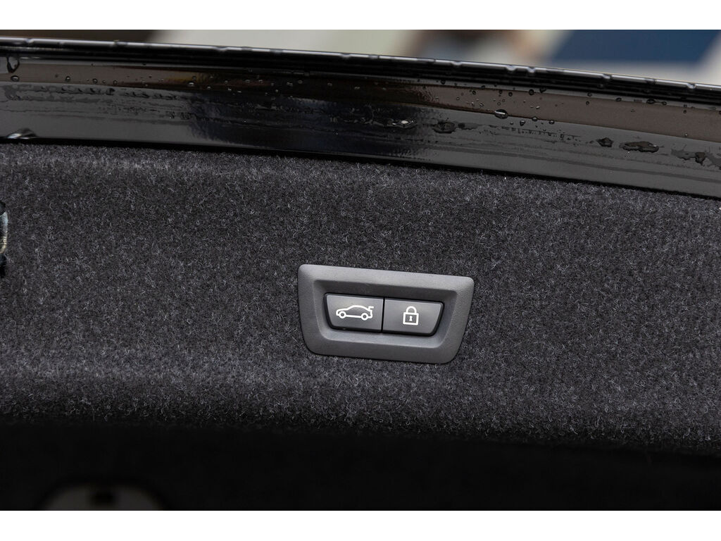 2021 BMW 330e xDrive, Vancouver, Cash