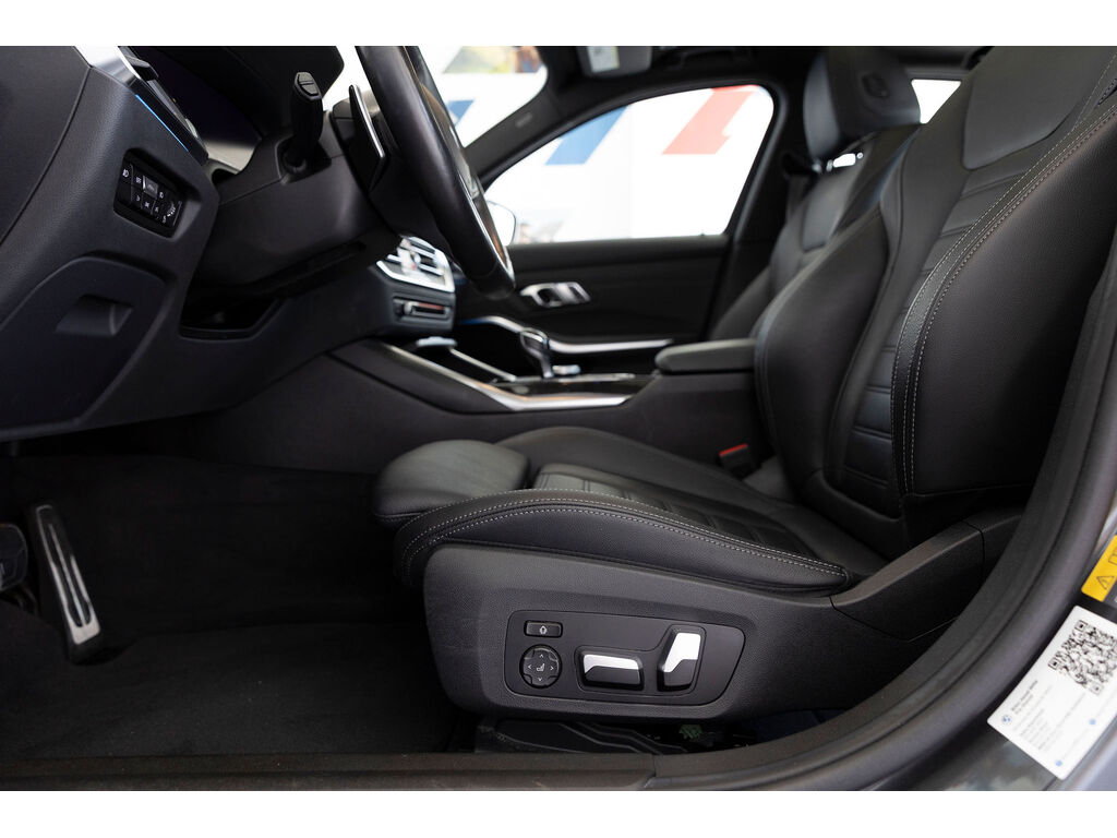 2021 BMW 330e xDrive, Vancouver, Cash