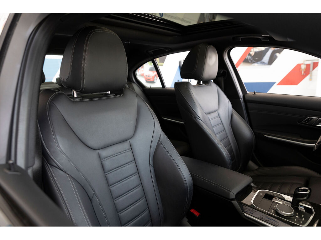 2021 BMW 330e xDrive, Vancouver, Cash