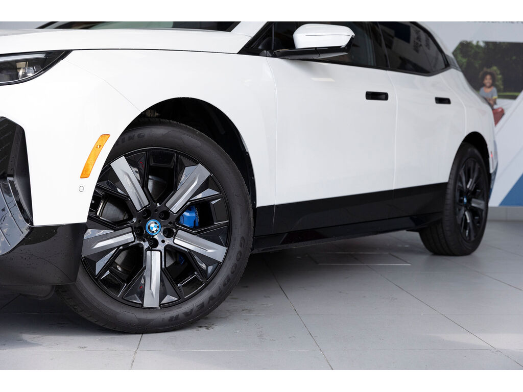 2024 BMW iX xDrive50, Vancouver, Cash