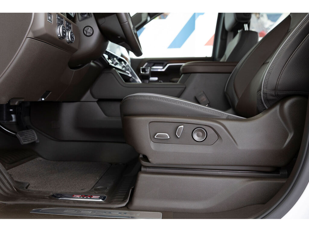 2025 GMC Sierra 1500 Denali, Vancouver, Cash