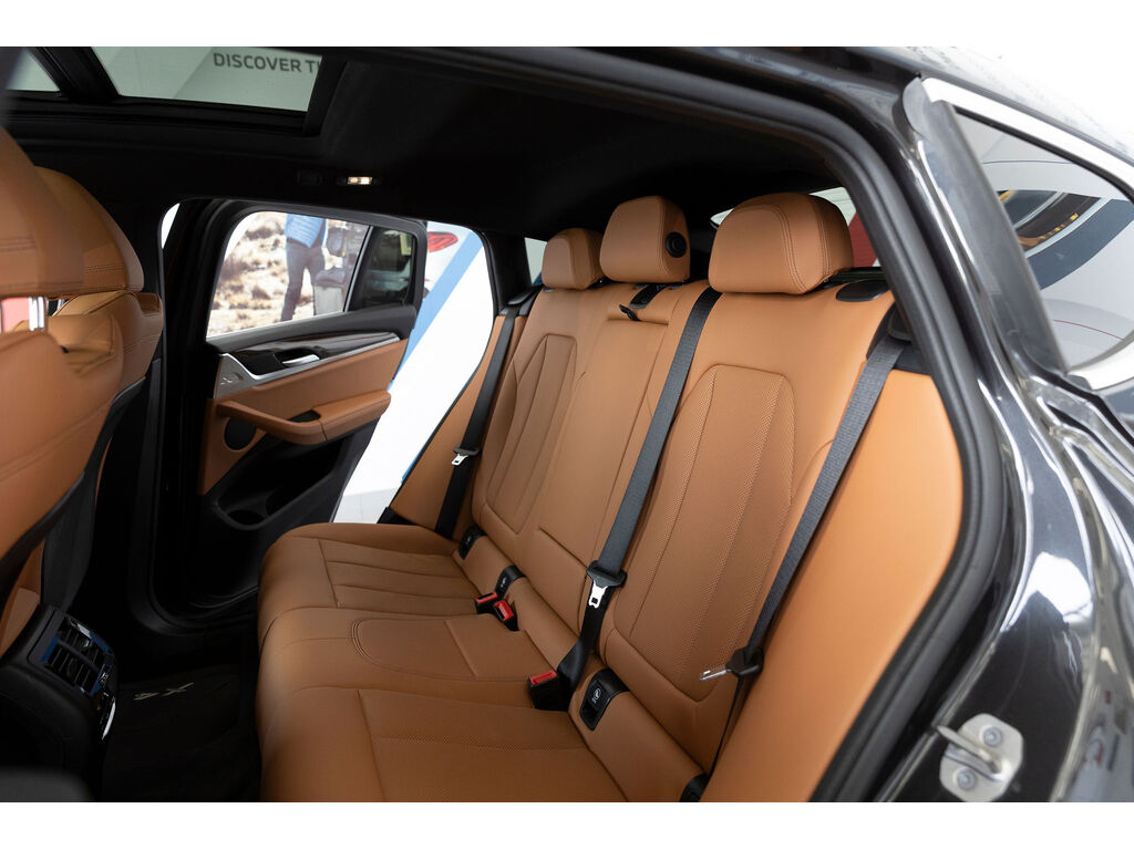 2022 BMW X4 xDrive30i, Vancouver, Cash