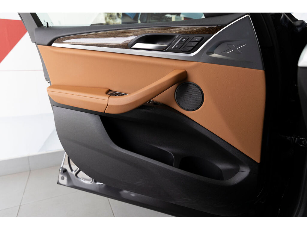 2022 BMW X4 xDrive30i, Vancouver, Cash