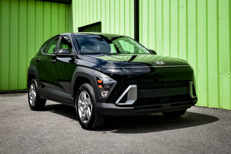 2024 Hyundai Kona ESSENTIAL  • LOW MILEAGE • HEATED SEATS • REAR CAM