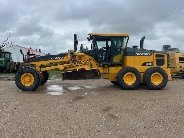 2012 Volvo G930B 