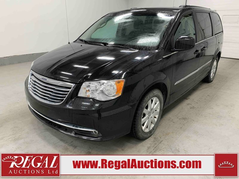 2015 Chrysler Town & Country TOURING