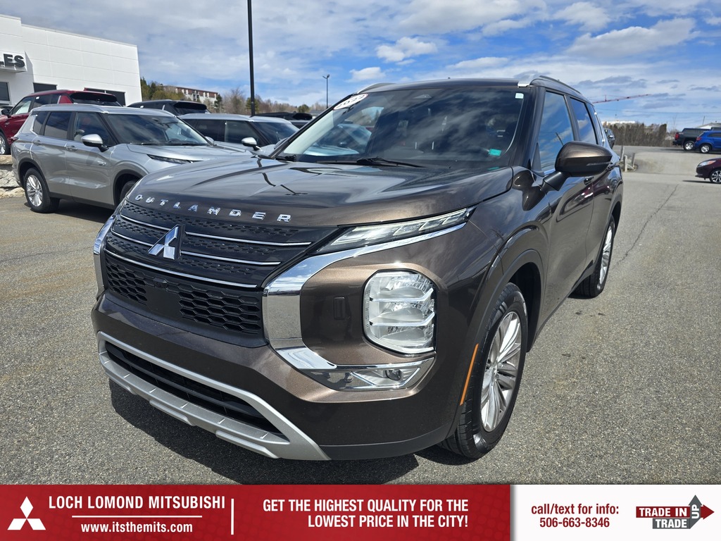 2022 Mitsubishi Outlander SE S-AWC | 7 Seater | Back Up Camera