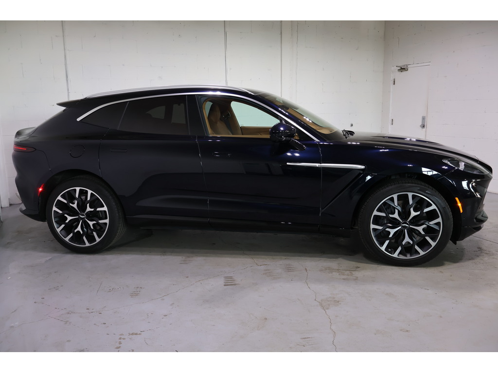 2021 Aston Martin DBX AWD, Toronto, Cash