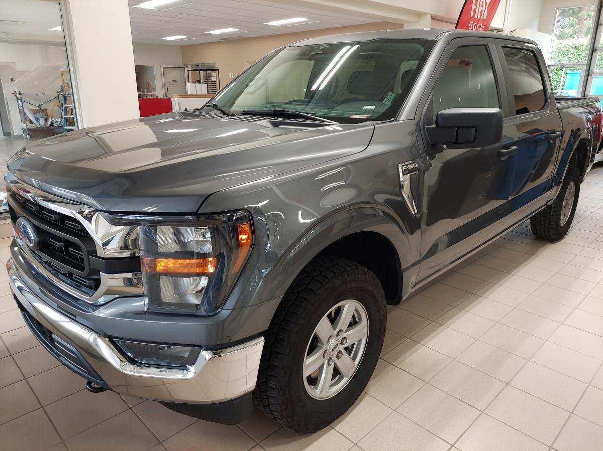 2023 Ford F-150 XL cabine SuperCrew 4RM caisse de 5,5 pi