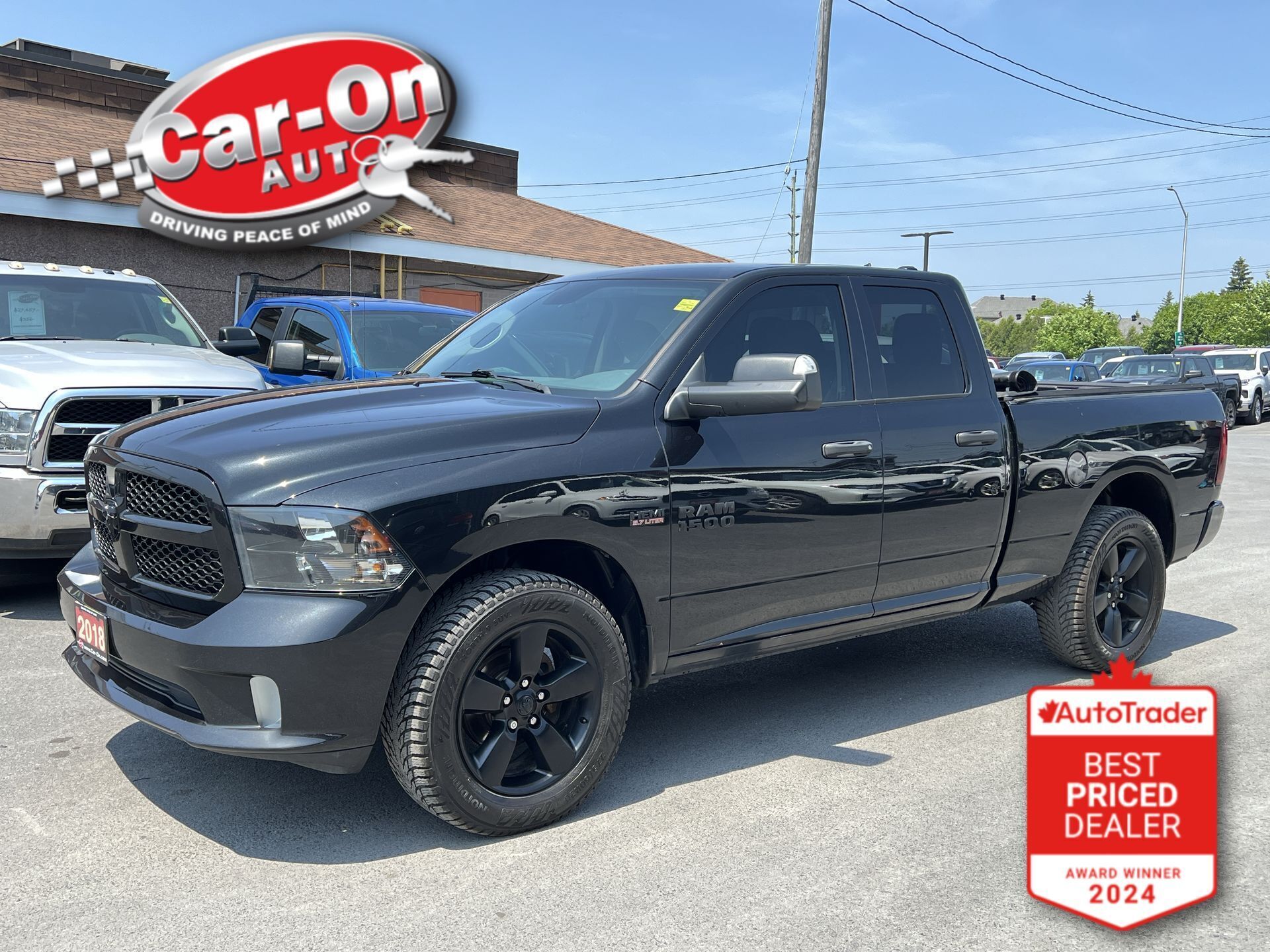 2018 Ram 1500 EXPRESS 4X4| 5.7L V8| BLACK APPEARANCE| LOW KMS