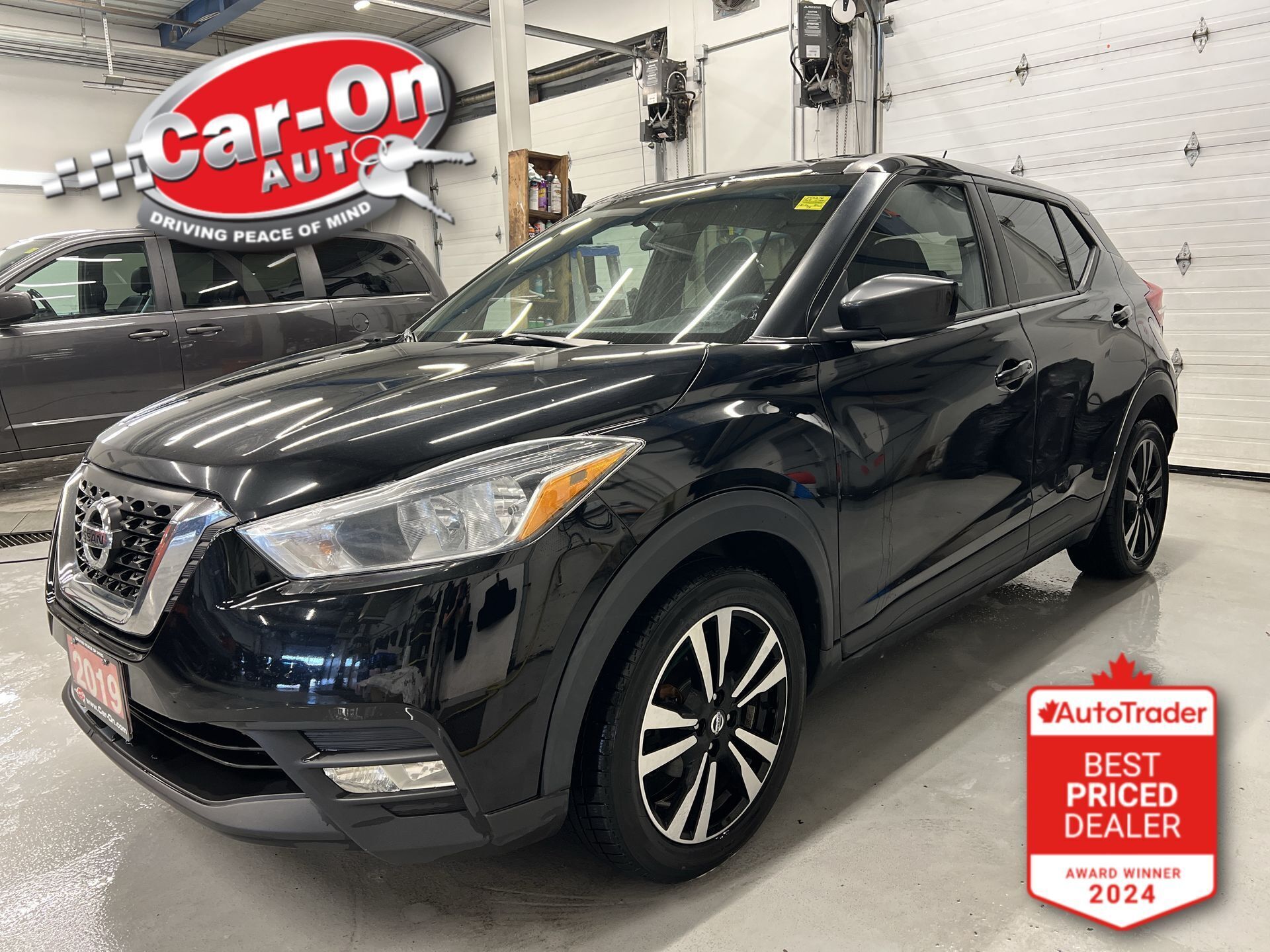 2019 Nissan Kicks SV | CARPLAY/AUTO | HTD SEATS | REAR CAM | ALLOYS