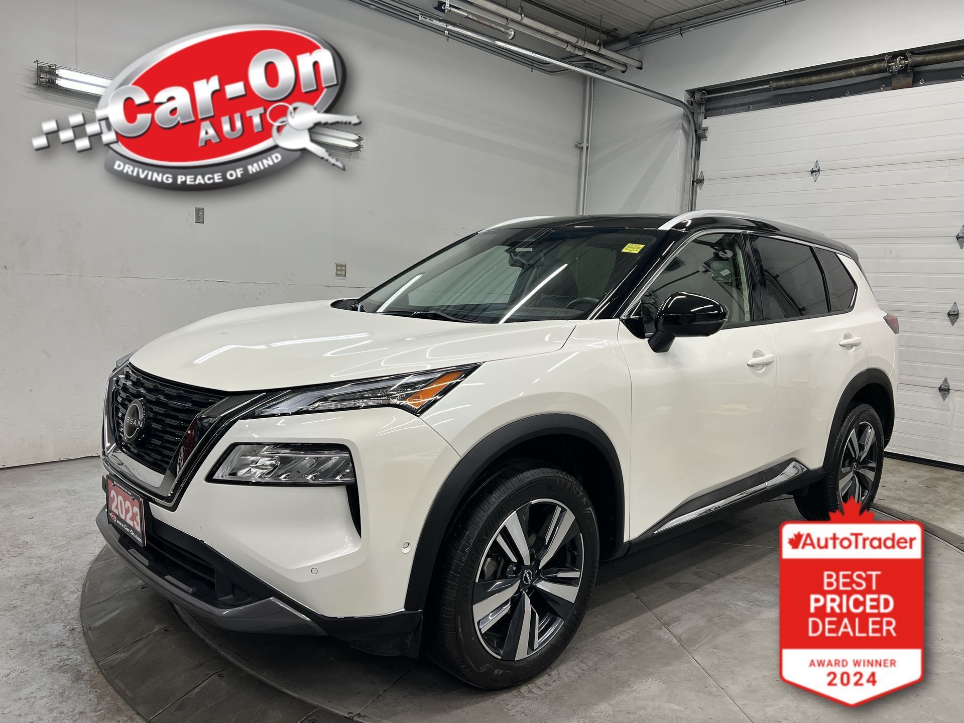 2023 Nissan Rogue SL AWD| LEATHER| PANO ROOF| LOW KMS| HTD SEATS|NAV
