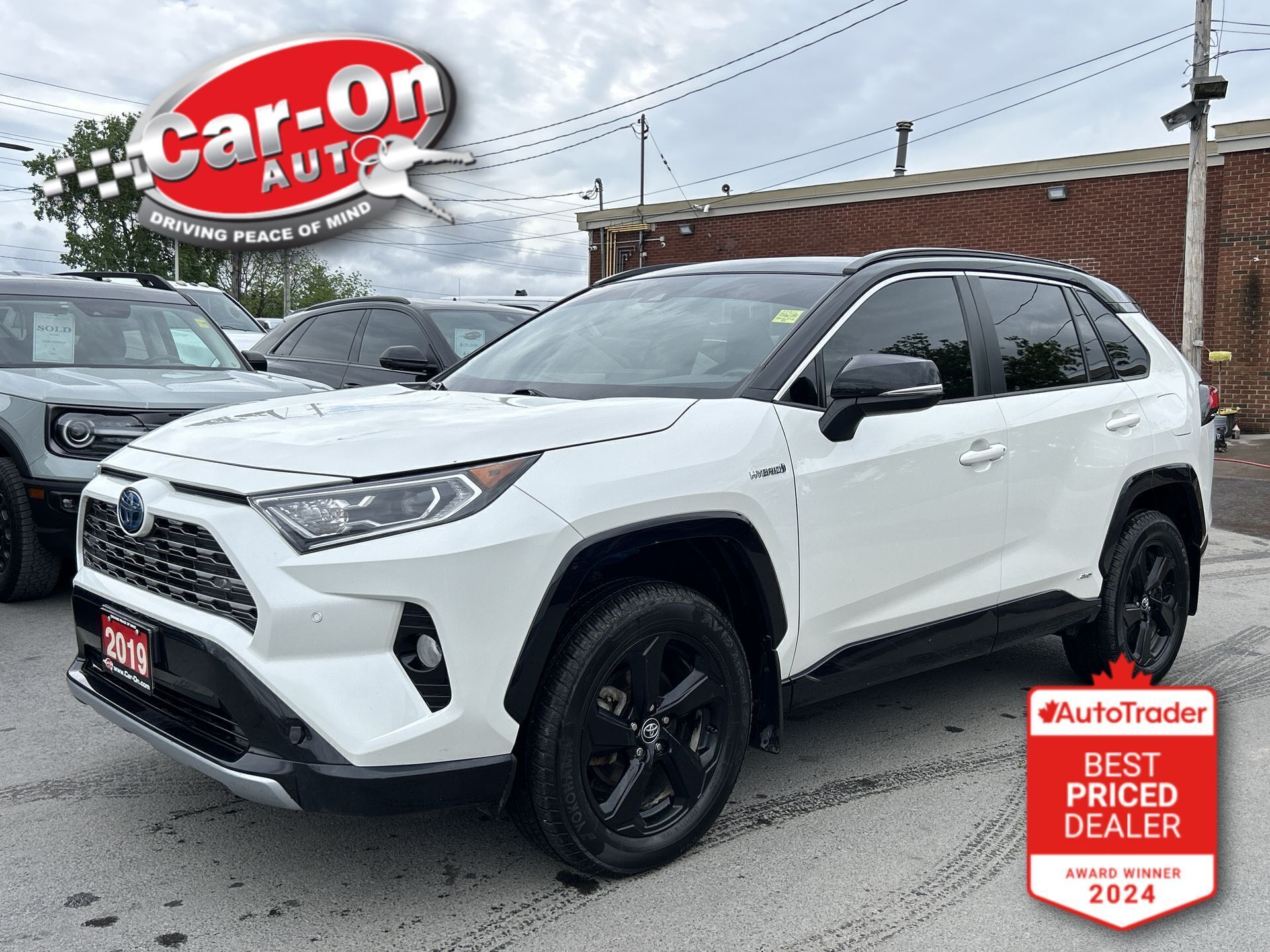 2019 Toyota RAV4 HYBRID XSE AWD| ONLY 86,000KMS| LEATHER| SUNROOF