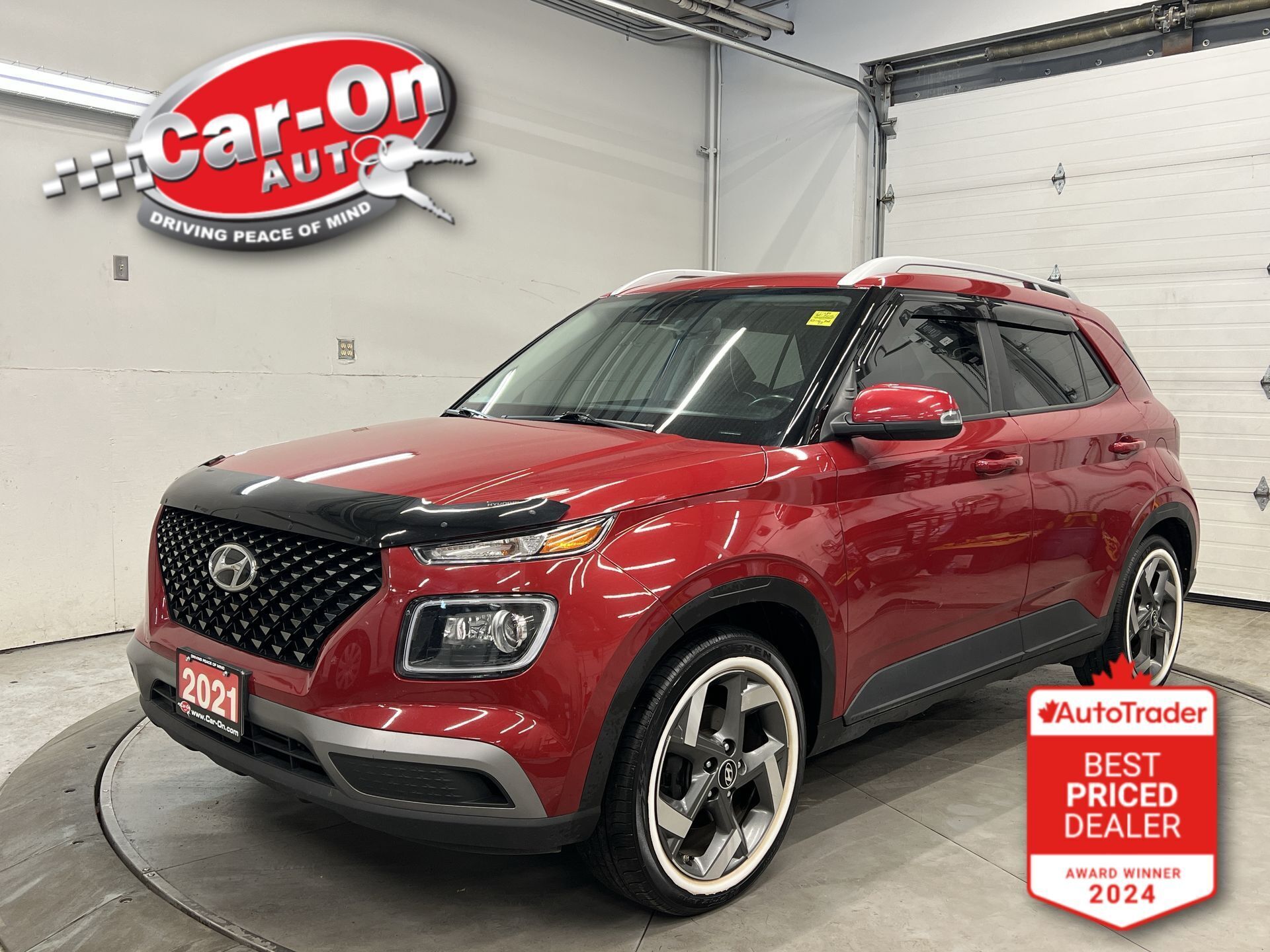 2021 Hyundai Venue ULTIMATE| SUNROOF| HTD SEATS| CARPLAY| NAV