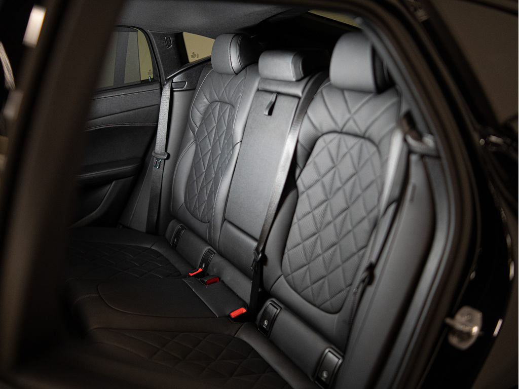 2023 BMW X6 xDrive40i, Toronto, Cash