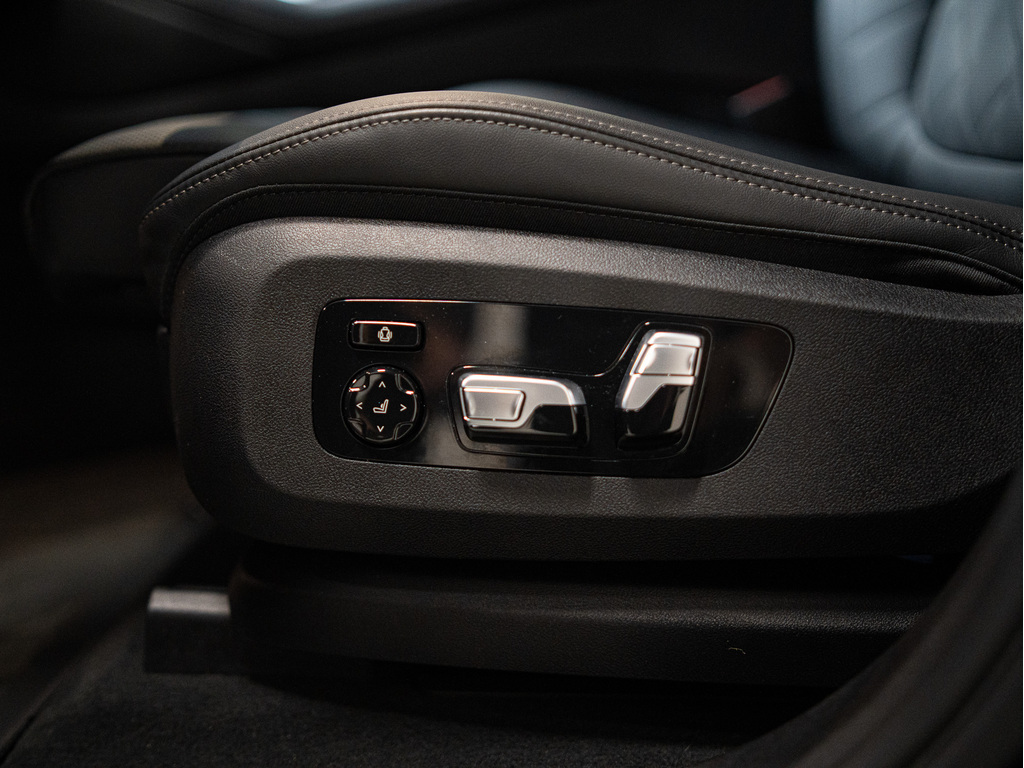 2023 BMW X6 xDrive40i, Toronto, Cash