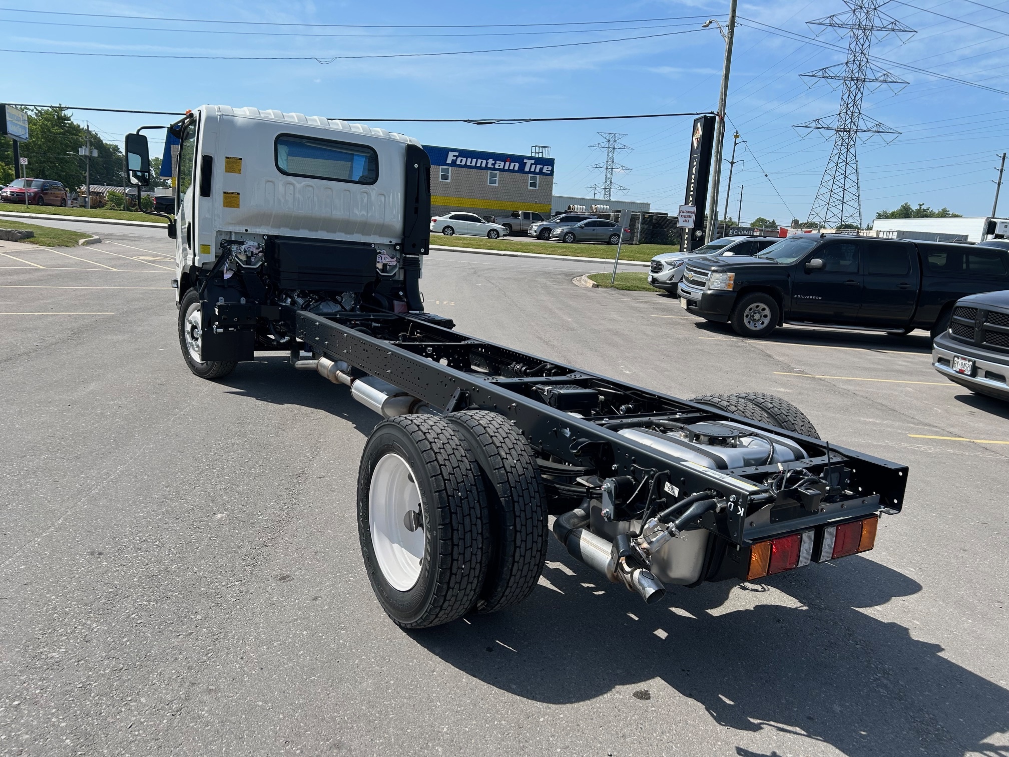 2025 Isuzu NRR GAS 1U4