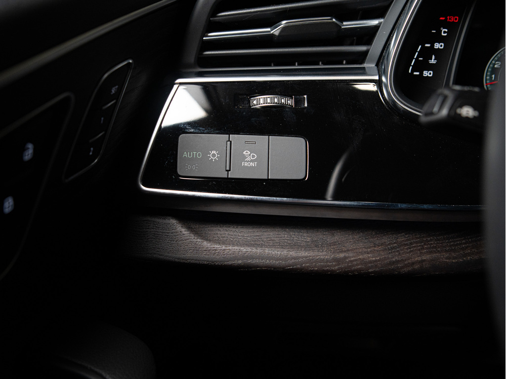 2021 Audi Q7 55 Progressiv, Toronto, Cash