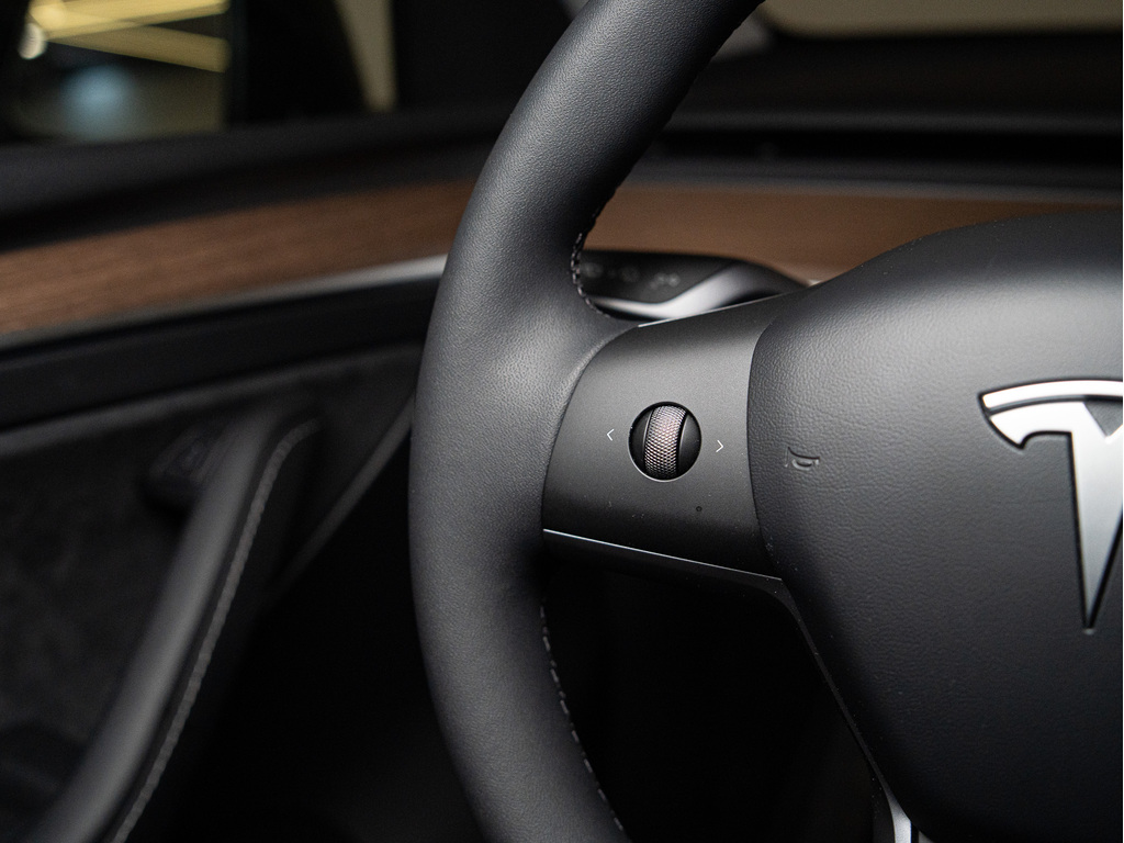 2024 Tesla Model Y Long Range, Toronto, Cash