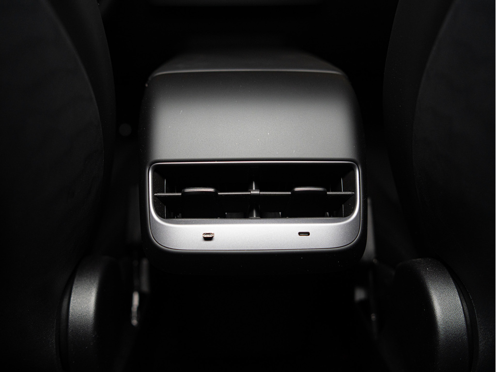 2024 Tesla Model Y Long Range, Toronto, Cash