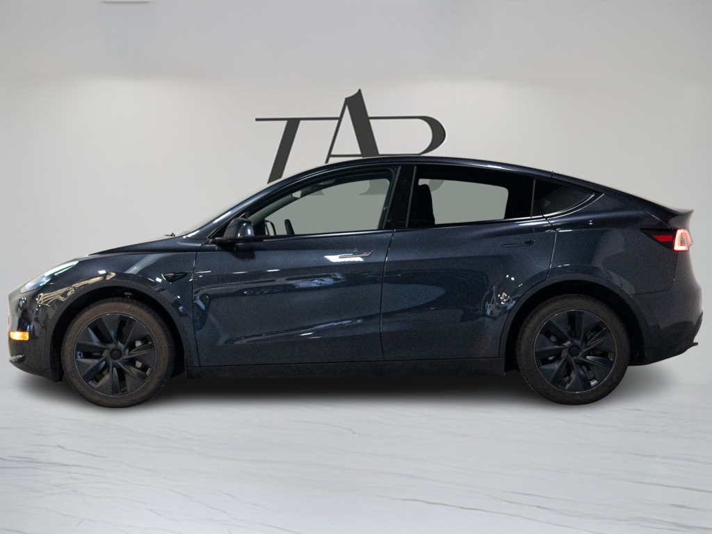 2024 Tesla Model Y Long Range, Toronto, Cash