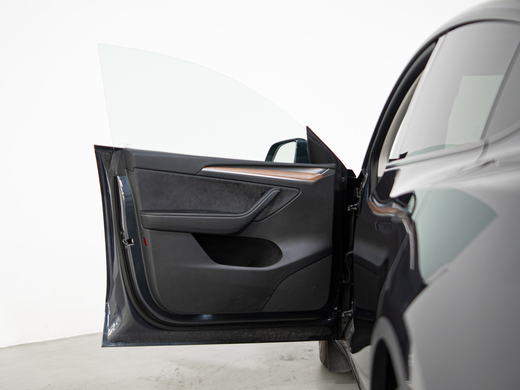 2024 Tesla Model Y Long Range, Toronto, Cash