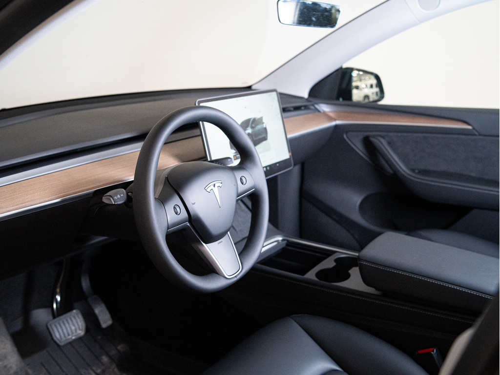 2024 Tesla Model Y Long Range, Toronto, Cash