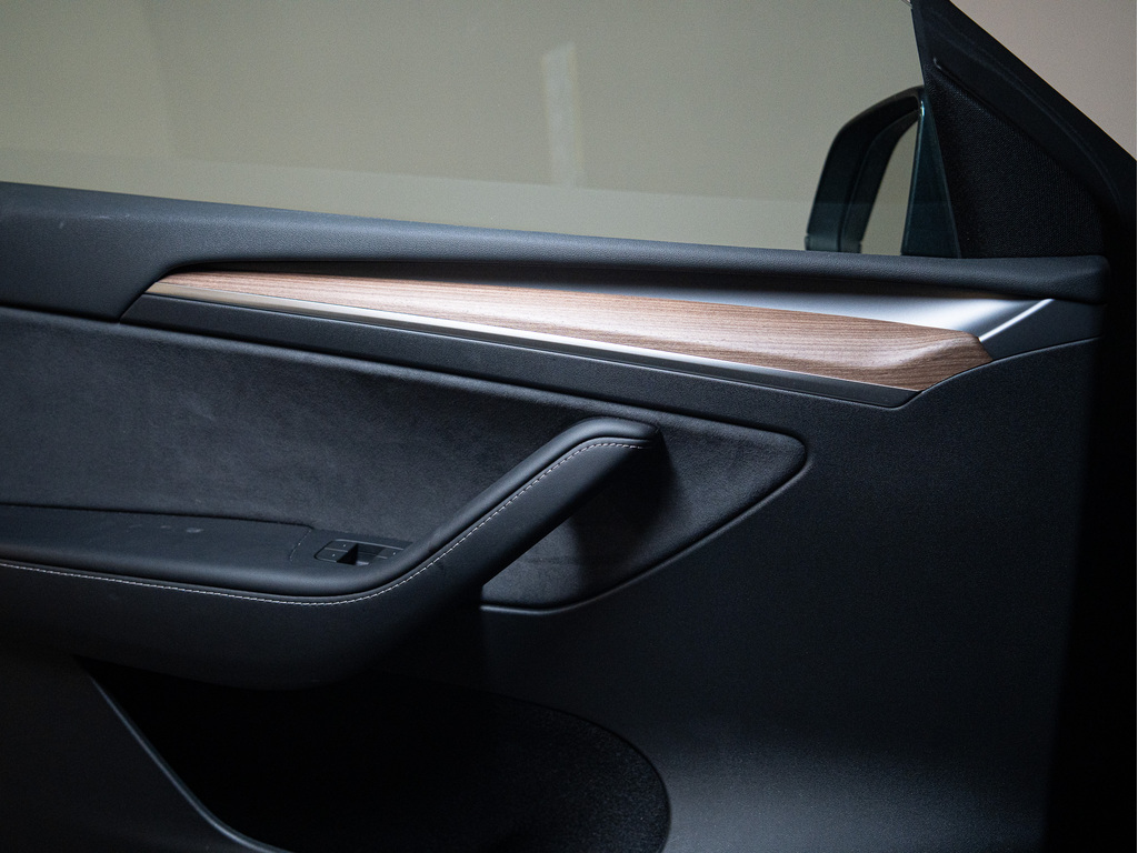 2024 Tesla Model Y Long Range, Toronto, Cash