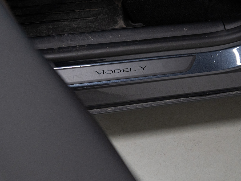 2024 Tesla Model Y Long Range, Toronto, Cash