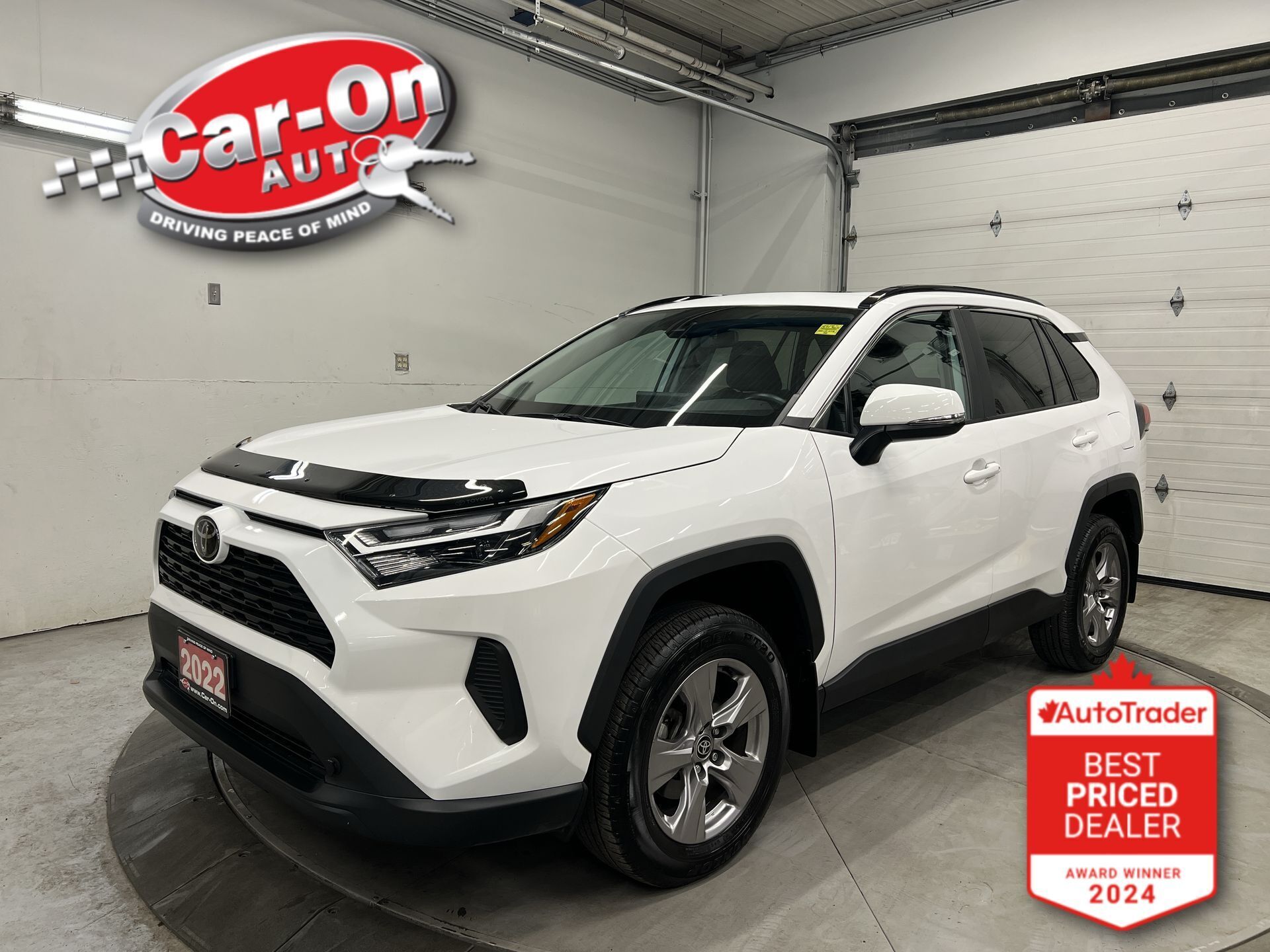 2022 Toyota RAV4 XLE AWD| SUNROOF| HTD SEATS| CARPLAY| 17IN ALLOYS