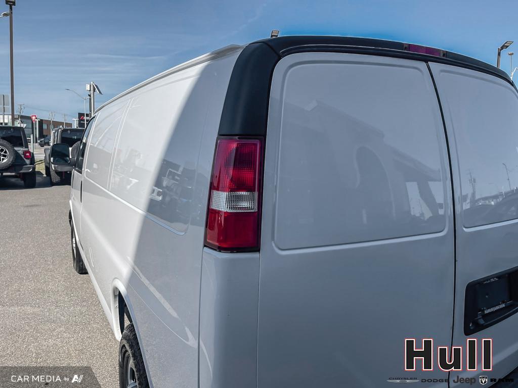 2023 Chevrolet Express 3500 Work Van, Toronto, Cash