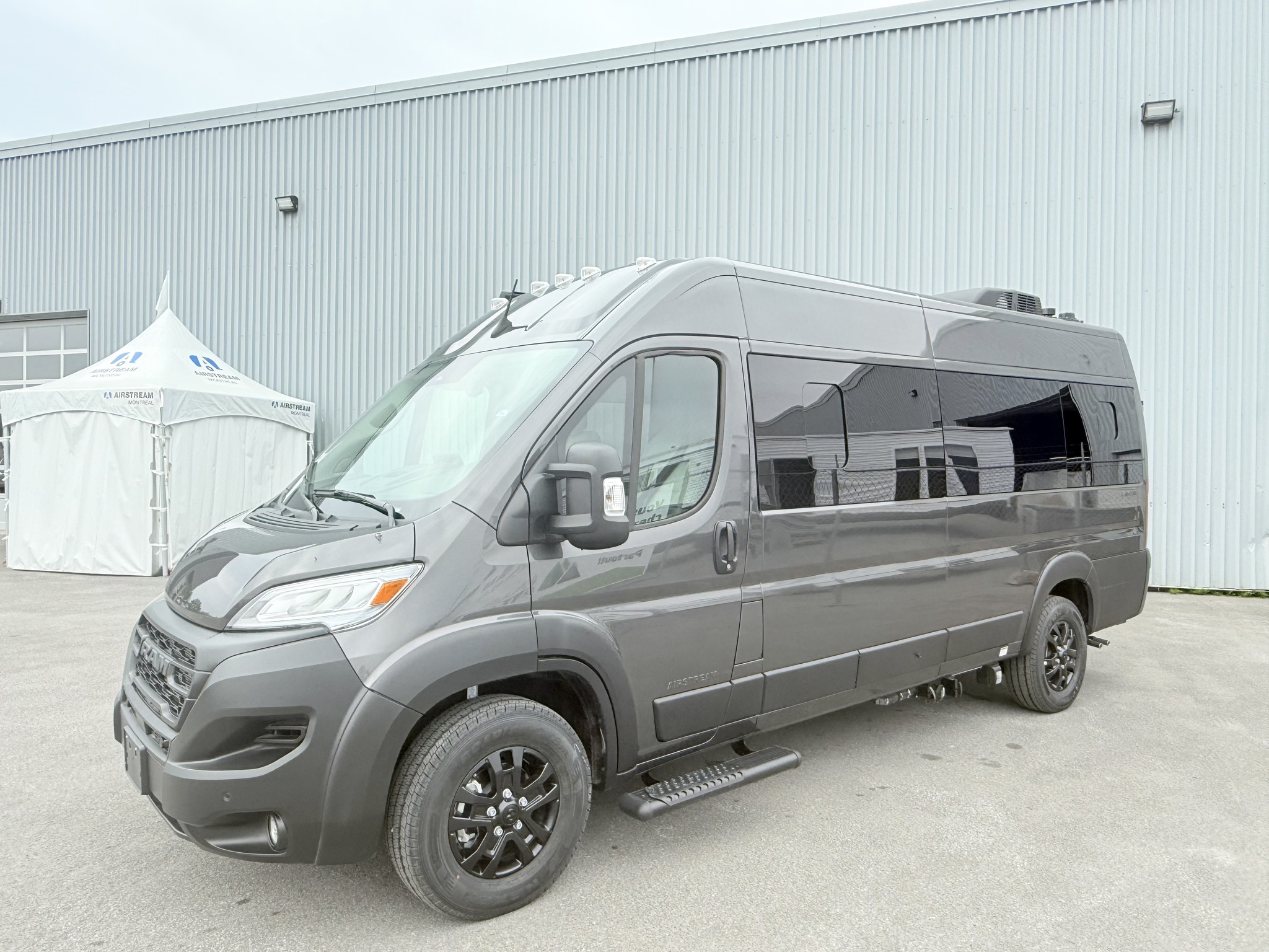 2025 Airstream Rangeline