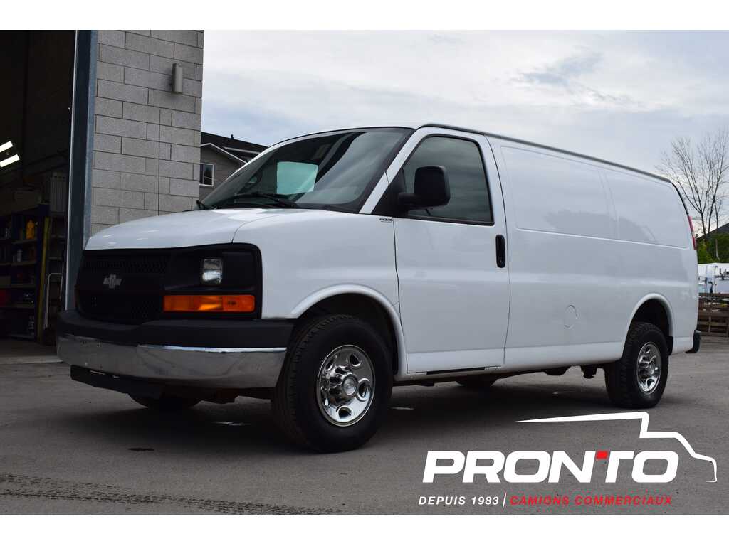 2017 Chevrolet Express 2500 ** 4.8L V8 ** RÉSERVÉ **