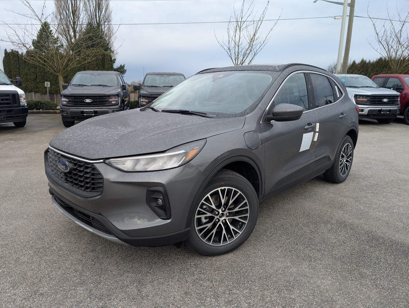 2025 Ford Escape PHEV FWD - Panoramic Roof, Cargo Shade, Tow Pkg