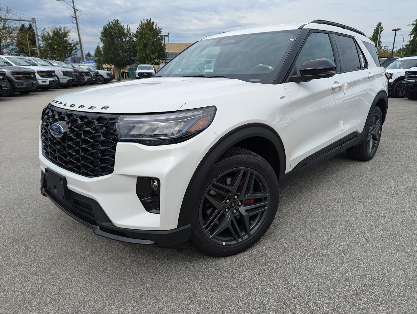 2025 Ford Explorer ST-Line 4WD - Demo Vehicle