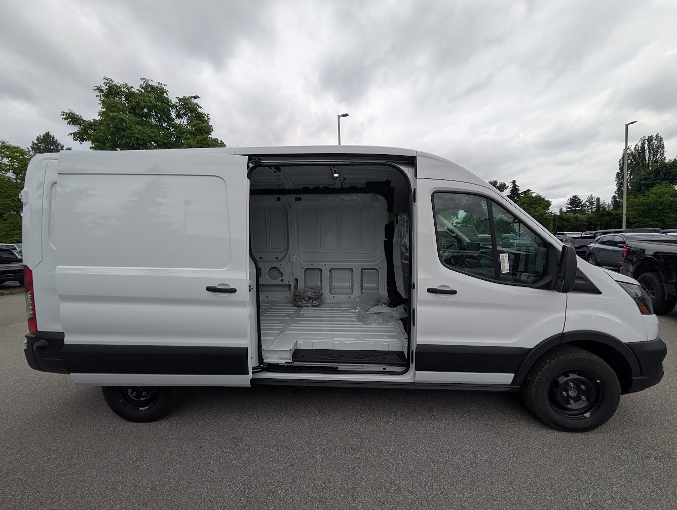 2025 Ford E-Transit Cargo Van