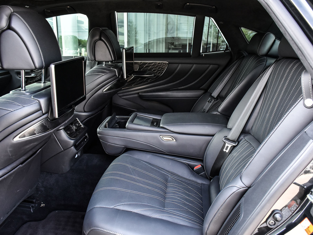 2022 Lexus LS 500h 500h, Toronto, Cash