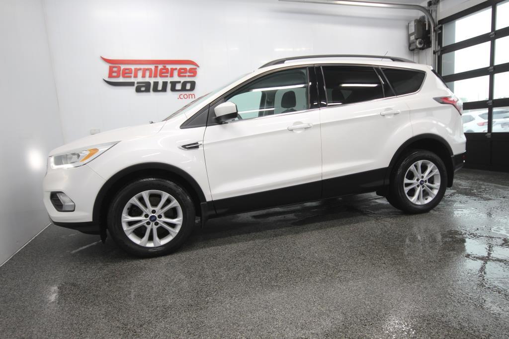 2017 Ford Escape SE / 2.0 / ECOBOOST / AWD