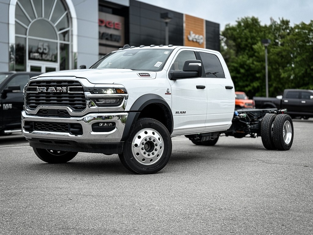 2025 Ram 5500 Tradesman/Big Horn | 84 CA | CREW | MAX TOW PKG | 