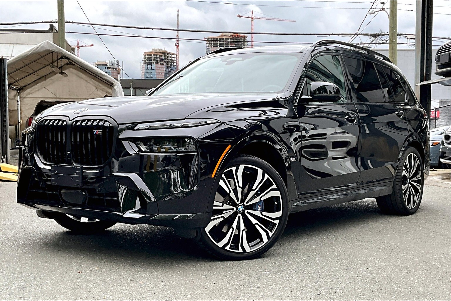 2025 BMW X7 M60i xDrive