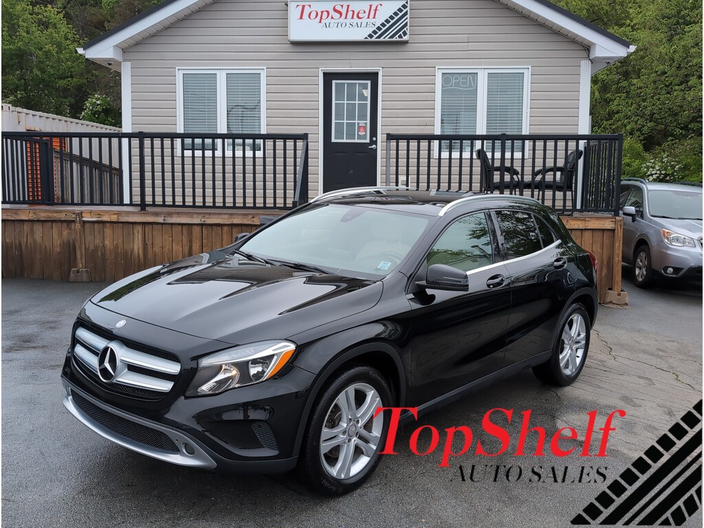 2017 Mercedes-Benz GLA 250 AWD | Leather | Roof | CarPlay & Android